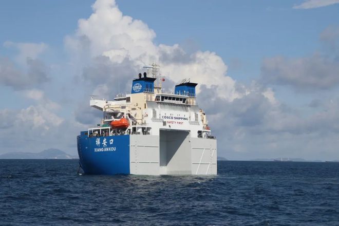 “大国重器”再添新成员国内首艘智能半潜船在广州J9九游会 九游会J9交付(图8)