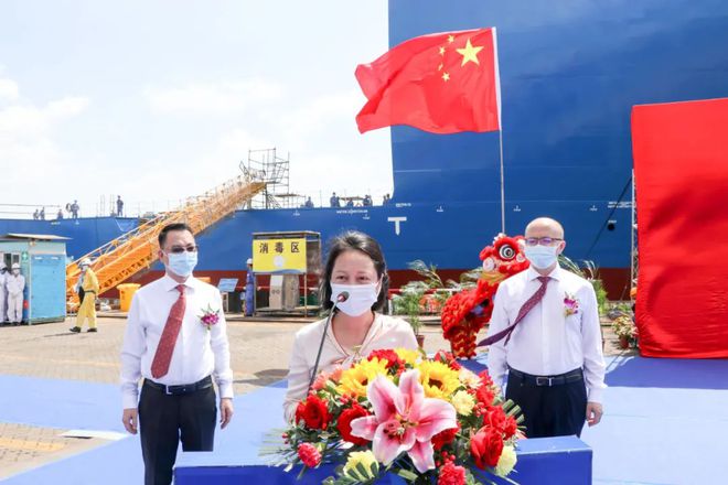 “大国重器”再添新成员国内首艘智能半潜船在广州J9九游会 九游会J9交付(图2)