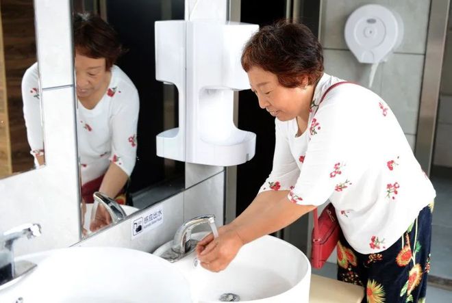 香城细管：新都厕所革命提升市民幸福九游会J9 J9九游会感