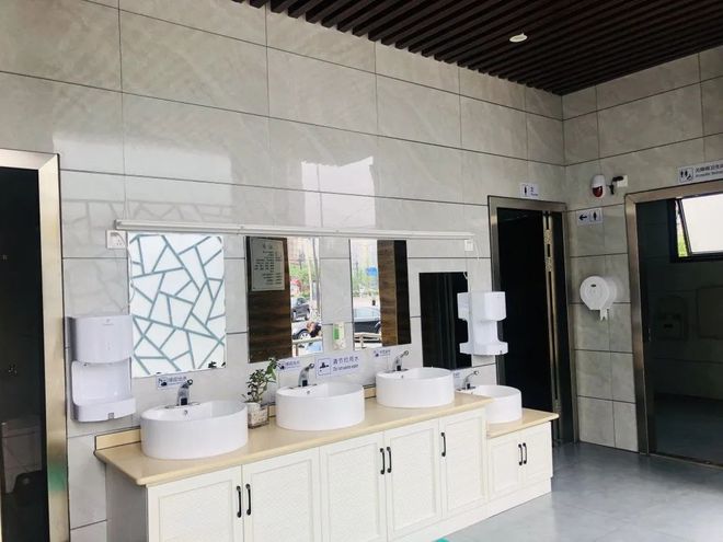香城细管：新都厕所革命提升市民幸福九游会J9 J9九游会感(图3)