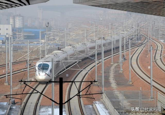 我国高铁竟然排名世界第二？排名九游会J9 J9九游会第一的又是哪个国家？看完真佩服(图3)