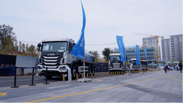 聚力发展智能化新能源环卫生态 江汽集团与劲旅环境战九游会J9 J9九游会略合作签约(图4) 聚力发展智能化新能源环卫生态 江汽集团与劲旅环境战九游会J9 J9九游会略合作签约(图4)