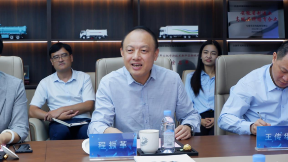 聚力发展智能化新能源环卫生态 江汽集团与劲旅环境战九游会J9 J9九游会略合作签约(图7) 聚力发展智能化新能源环卫生态 江汽集团与劲旅环境战九游会J9 J9九游会略合作签约(图7)