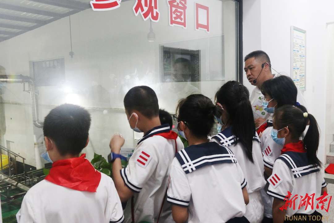 九游会J9 J9九游会郴州生态环境局环保设施公众开放日：让公众与环保“零距离”