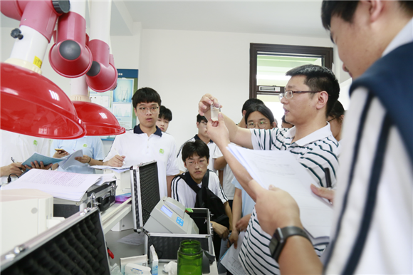 J9九游会 九游会J9饮水思源 护水行动——上海师大二附中“爱水、节水、护水”活动纪实(图2)