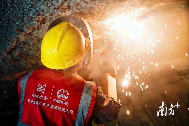 最新现场！掘进95米的环北贵子支洞九游会J9 J9九游会别样“烟火”跨新年