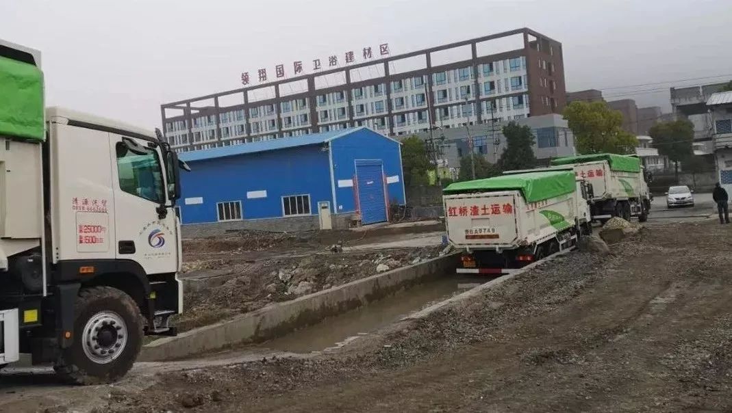 全封闭、更环保！20辆新型智能渣土车上路啦！J9九游会 九游会J9(图2)