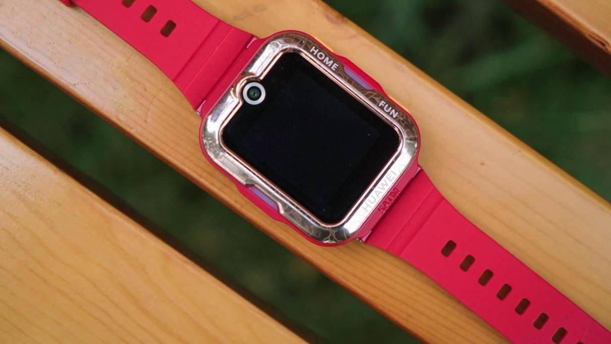 给孩子全方位J9九游会 九游会J9守护华为儿童手表4 Pro 新款评测