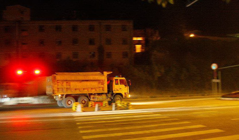 九游会J9 J9九游会3分钟一次违章 昆明渣土车疯狂升级你怕不怕？(图2)