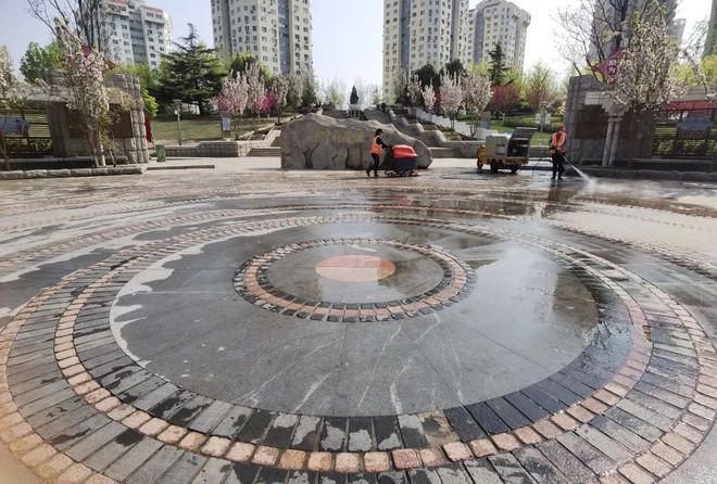 九游会J9 J9九游会创城进行时 多功能“除尘利器”亮相街头让城市告别“灰头土面”