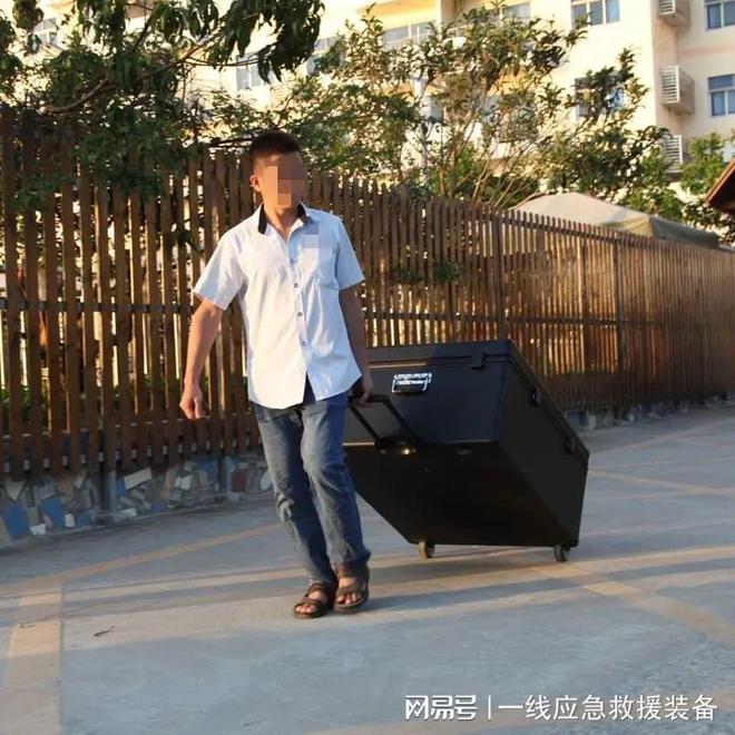 九游会J9 J9九游会智能遥控自展式救生舟易搬运、自充气、双操控、更耐用、更智能(图4)