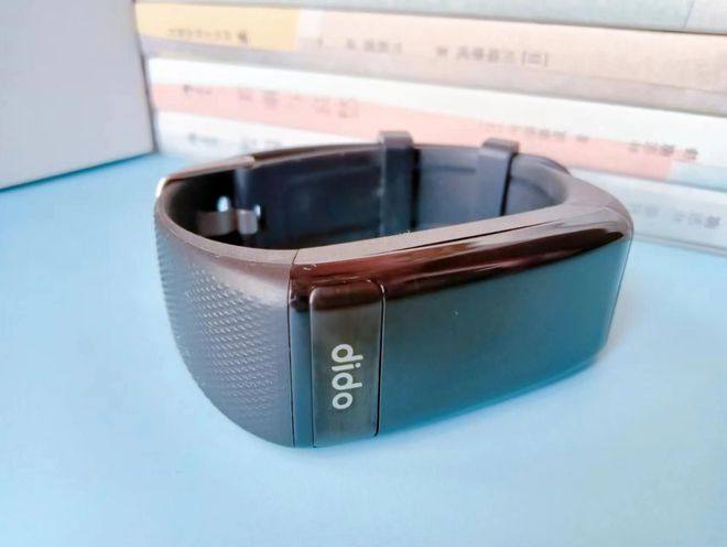 J9九游会 九游会J92023年最值得买智能手表盘点：更方便更健康高颜值的穿搭单品(图2)