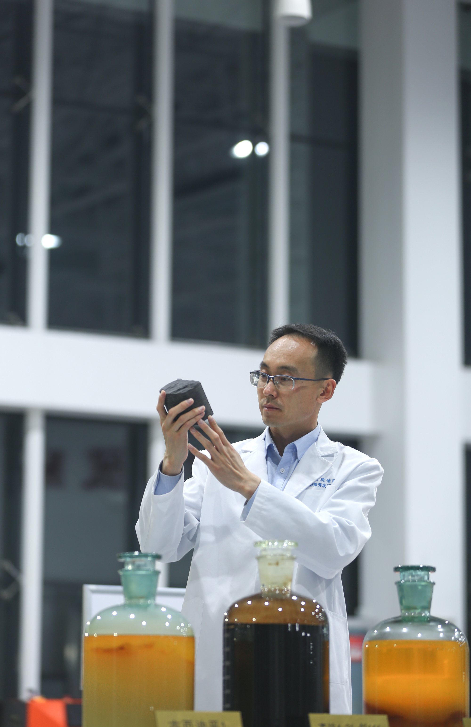 J9九游会 九游会J9中国石油大庆油田：传承铁人志 永铸石油魂(图7)