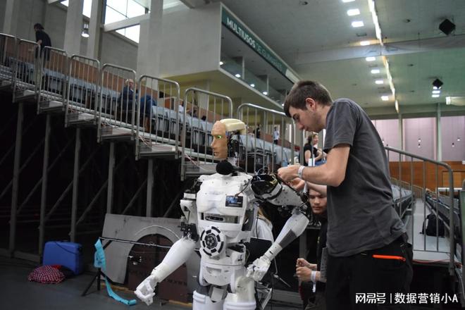 人工J9九游会 九游会J9智能时代这7款机器人取代了企业的哪些日常工作？(图2)