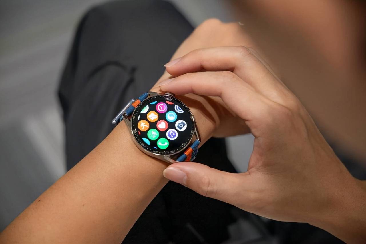 J9九游会 九游会J9盘点2021年最受好评的四款智能手表双十二这样买不会出错(图6)