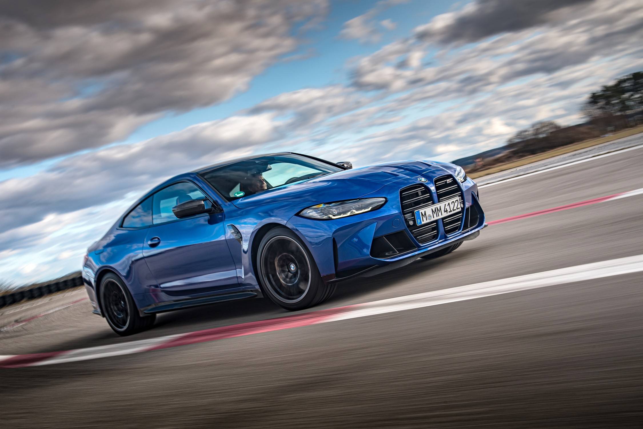 J9九游会 九游会J9【创新技术与应用】全品牌实力亮相面向智能绿色环保未来出行(图4)