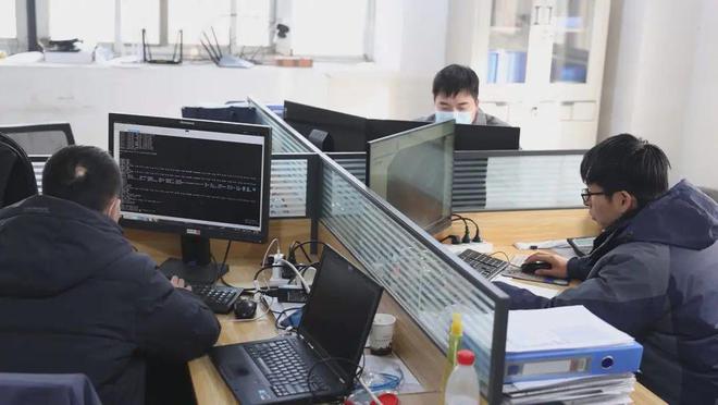 黑科技!“无人智能清扫车”亮相菏泽一县!环卫作业全程无人J9九游会 九游会J9化!(图2) 黑科技!“无人智能清扫车”亮相菏泽一县!环卫作业全程无人J9九游会 九游会J9化!(图2)