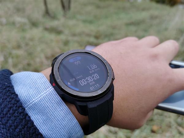 还在犹豫买什么智能手表？盲选这款就对了九游会J9 J9九游会(图3)