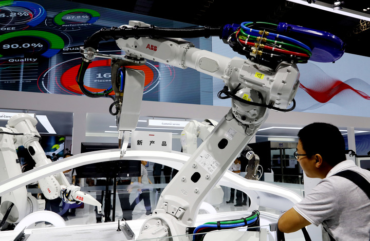 财经聚焦丨探访机器人产业的多元化、智J9九游会 九游会J9能化、生态化