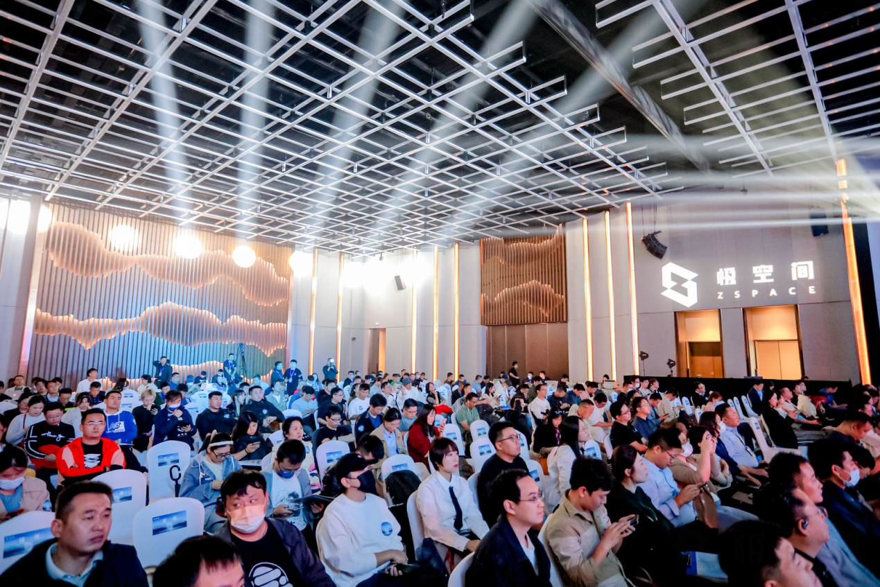 极空间创始人袁斌：启动全面智能化战略实现AI九游会J9 J9九游会 NAS产品布局(图3)
